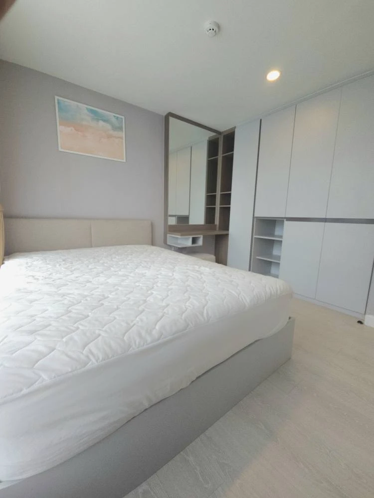 For sale: The Cube Plus Minburi, top floor, corner unit, open space, near fire escape, pool view, room doesn't get hot all day, don't miss out!