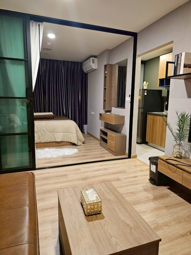 For sale: The Cube Loft Lat Phrao 107, decorated in a modern loft style, panoramic city view, with Bluetooth speakers embedded in the ceiling. Don't m