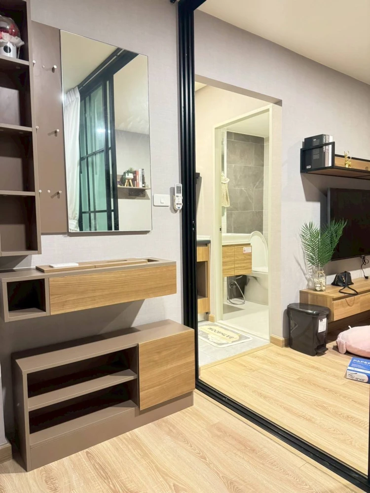 For sale: The Cube Loft Lat Phrao 107, decorated in a modern loft style, panoramic city view, with Bluetooth speakers embedded in the ceiling. Don't m