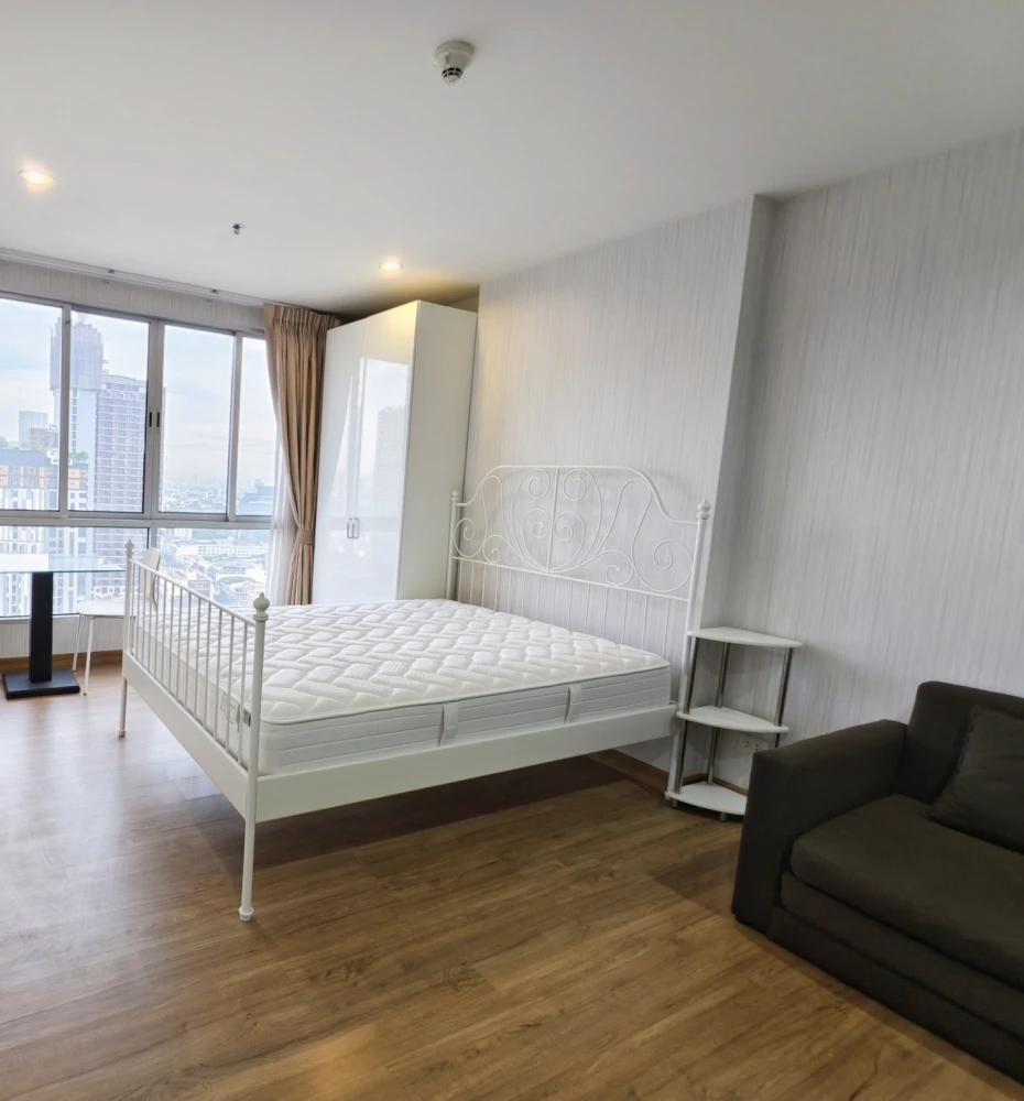 For sale: The Tree Bang Pho Station, high floor, ready to move in, fully furnished, reserve now.
