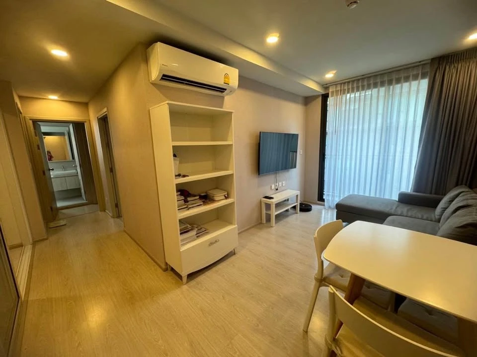 For sale: The Tree Sukhumvit 64, 2 bedrooms, 2 bathrooms, stunning wallpaper throughout the room, fully furnished, move in now!