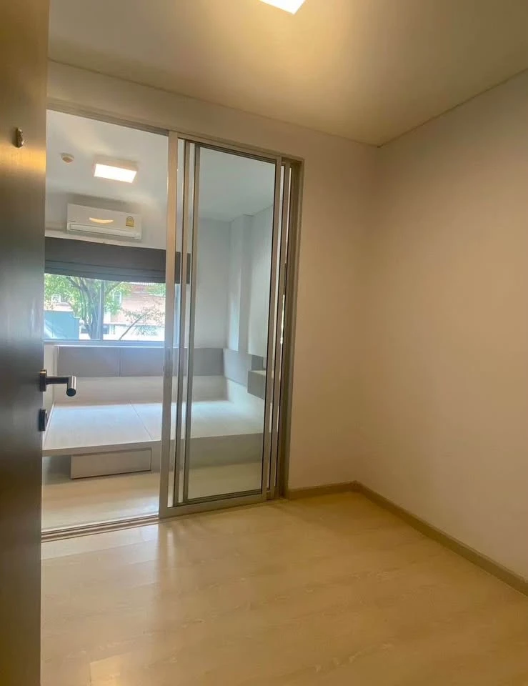 For sale: The Niche ID Seri Thai-Wongwaen, nice room, low floor, hurry and reserve now!