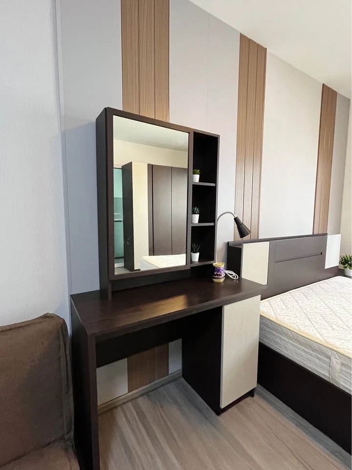 For sale: The Point Condo Rangsit Khlong 6, Building C, garden view, cool north, near the elevator, not far to walk. Ready, don't wait.