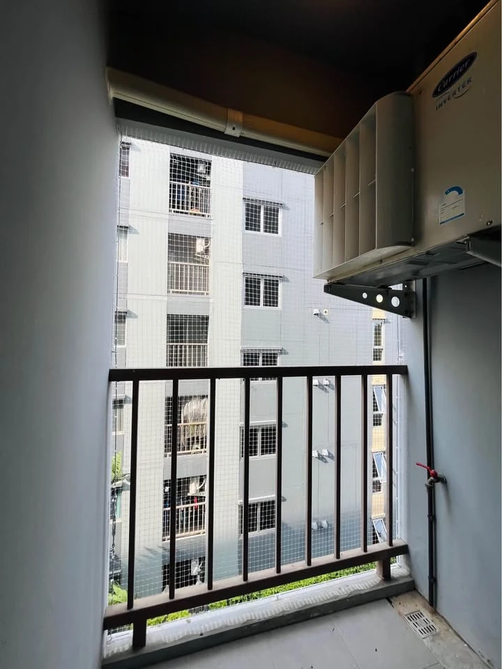 For sale: The Point Condo Rangsit Khlong 6, Building C, garden view, cool north, near the elevator, not far to walk. Ready, don't wait.