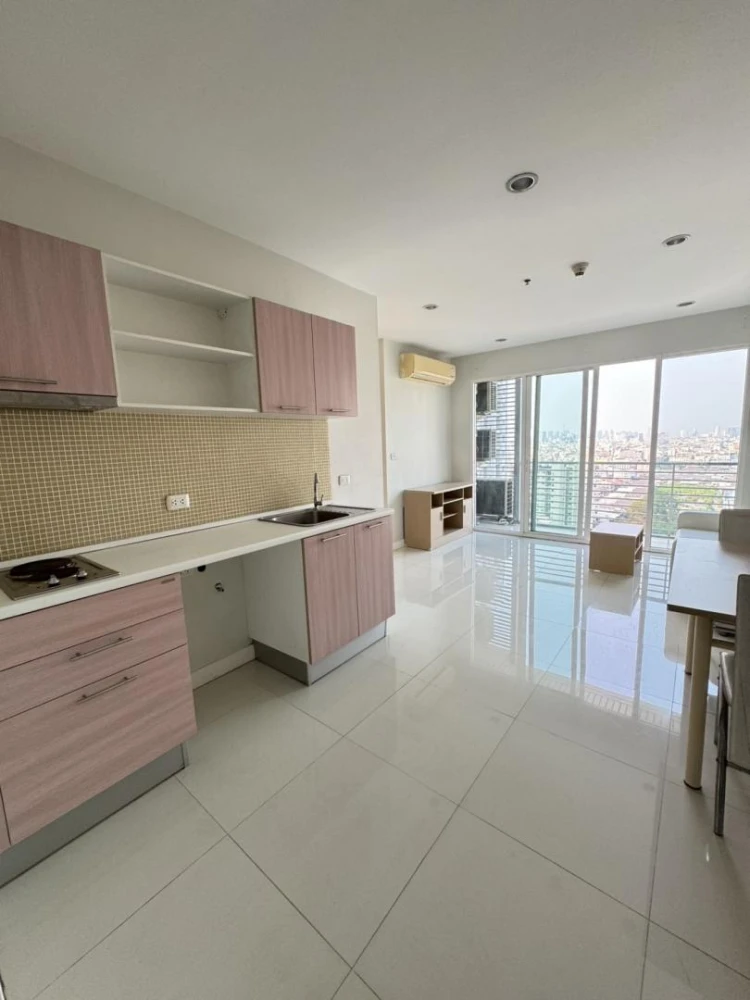 For sale, for rent, The Mark Ratchada - Airport Link, 19th floor, corner room, good view on both sides, very beautiful room condition, I must say that