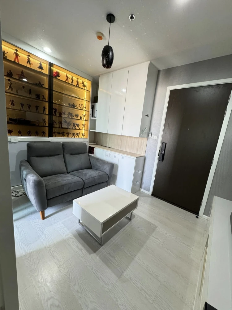For sale: The Prodigy Phetkasem 62, high floor, simply decorated room, ready to move in, nice furniture, don't miss it.
