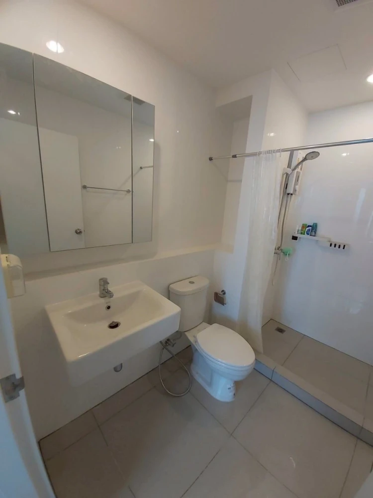 Selling a unit at The Prodigy Phetkasem 62. Located opposite the garbage room, a convenient short walk away. Close to the fire escape. Book now!