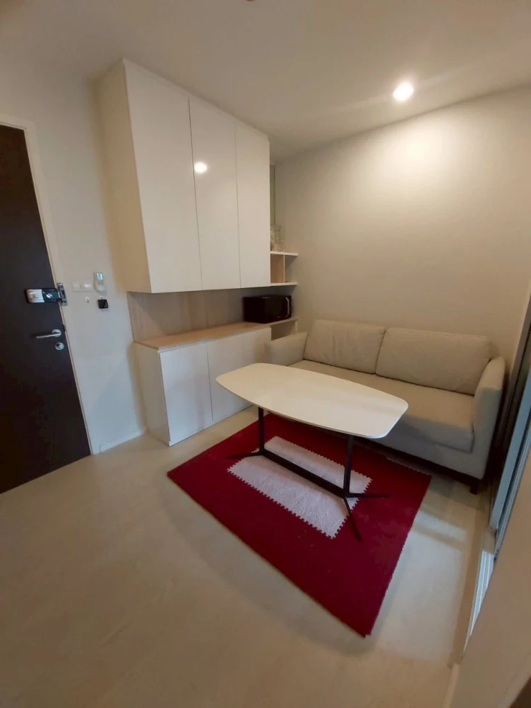 Selling a unit at The Prodigy Phetkasem 62. Located opposite the garbage room, a convenient short walk away. Close to the fire escape. Book now!