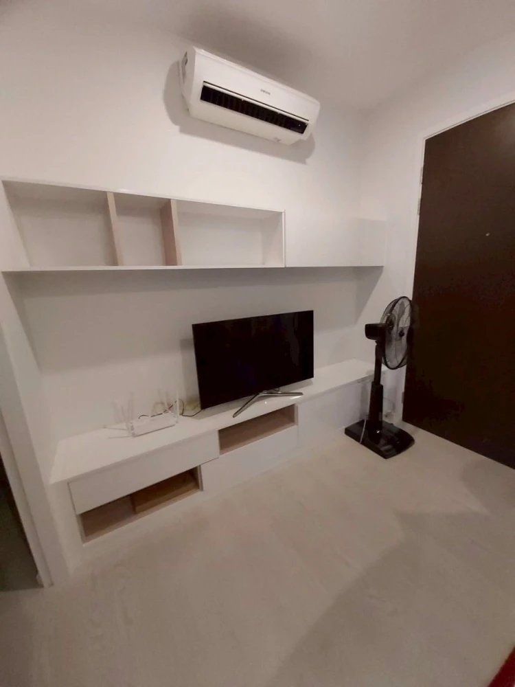 Selling a unit at The Prodigy Phetkasem 62. Located opposite the garbage room, a convenient short walk away. Close to the fire escape. Book now!