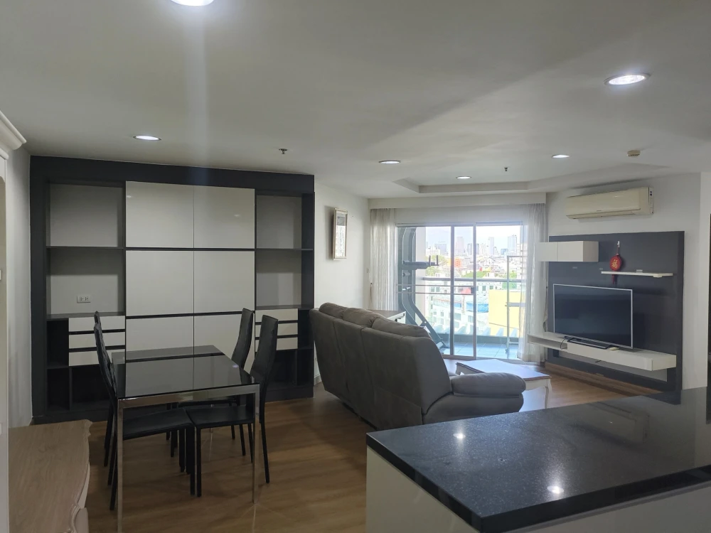 For sale: Belle Grand Rama 9, room ready to move in. Complete set of furniture Good electrical appliances Good like this, reserve now.