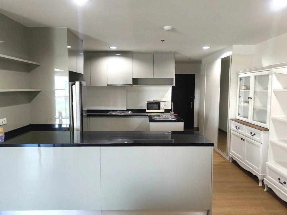 For sale: Belle Grand Rama 9, room ready to move in. Complete set of furniture Good electrical appliances Good like this, reserve now.