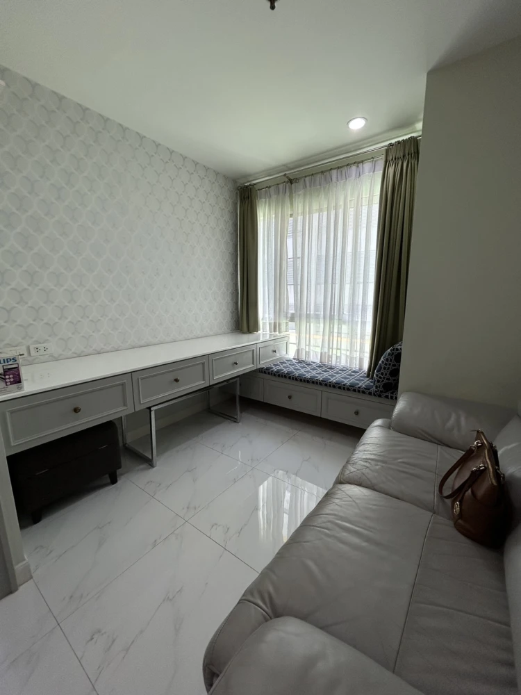 For sale: Premsiri Boutique Park Kaset-Nawamin. The room is beautifully decorated, nice to sleep in, complete with furniture. You can come alone.