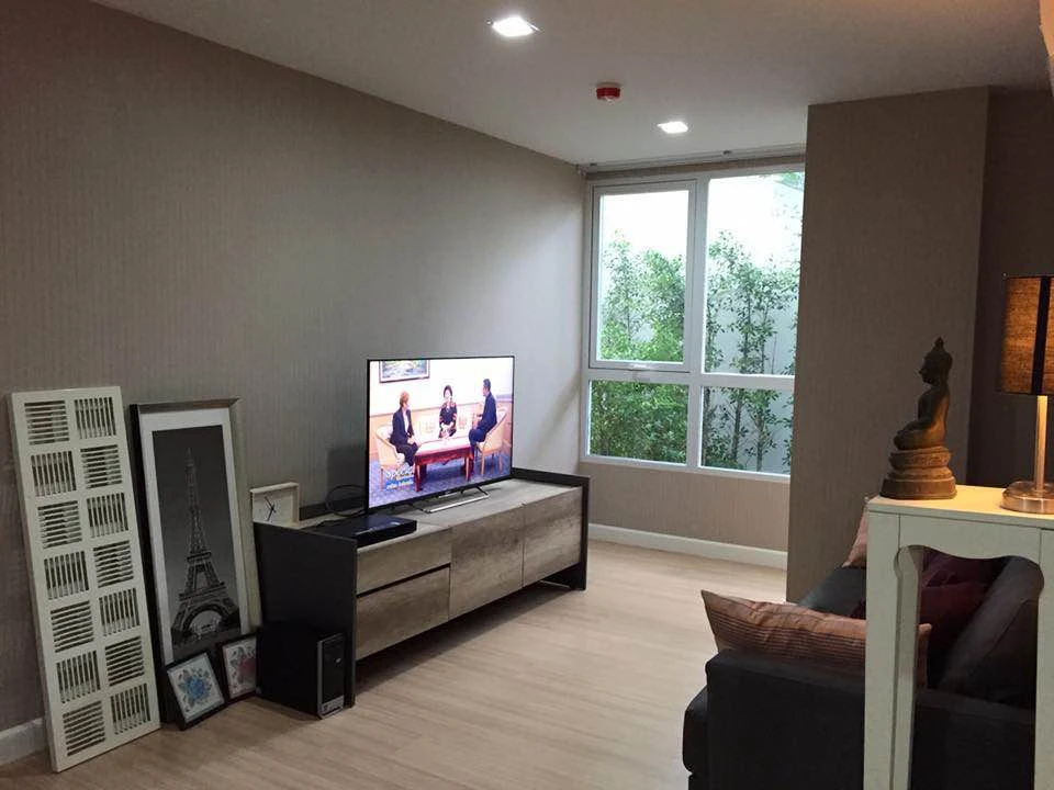 For sale: Mayfair Place Sukhumvit 64, private corner room, surrounded by large trees and gardens on both sides, with private garden entrance and exit,
