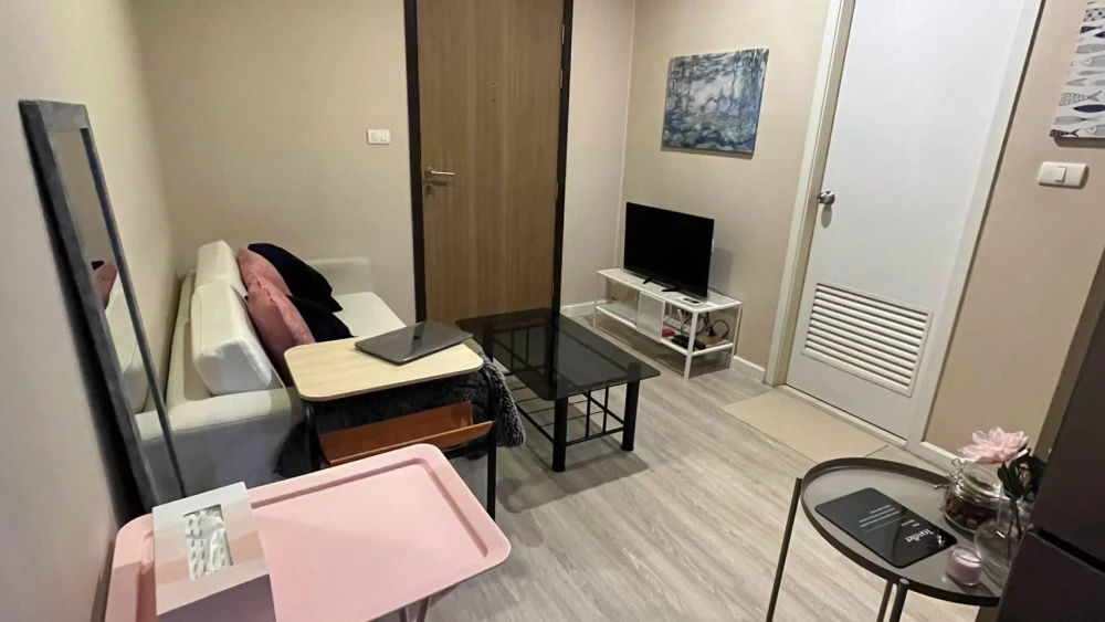 For sale: Metro Luxe Rama 4, 4th floor, Building B, fully furnished + complete electrical appliances, very nice to live in, hurry up and grab it!