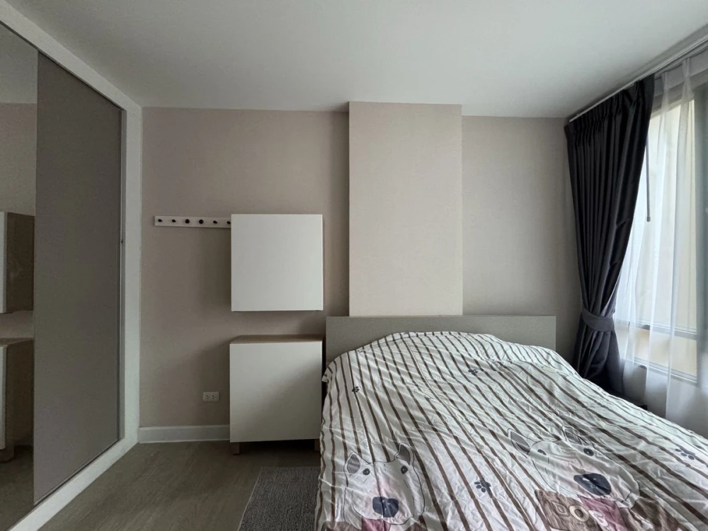 For sale: Metrolux Ratchada, 2nd floor, fully furnished room, ready to move in. Interested in owning one? Hurry and reserve now!