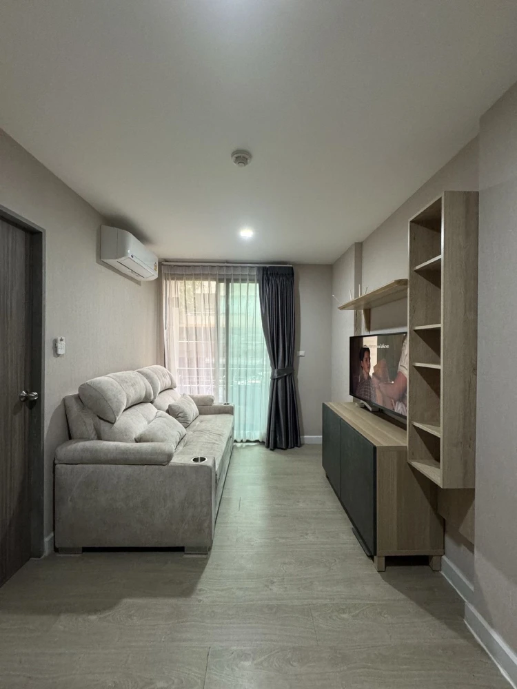 For sale: Metrolux Ratchada, 2nd floor, fully furnished room, ready to move in. Interested in owning one? Hurry and reserve now!
