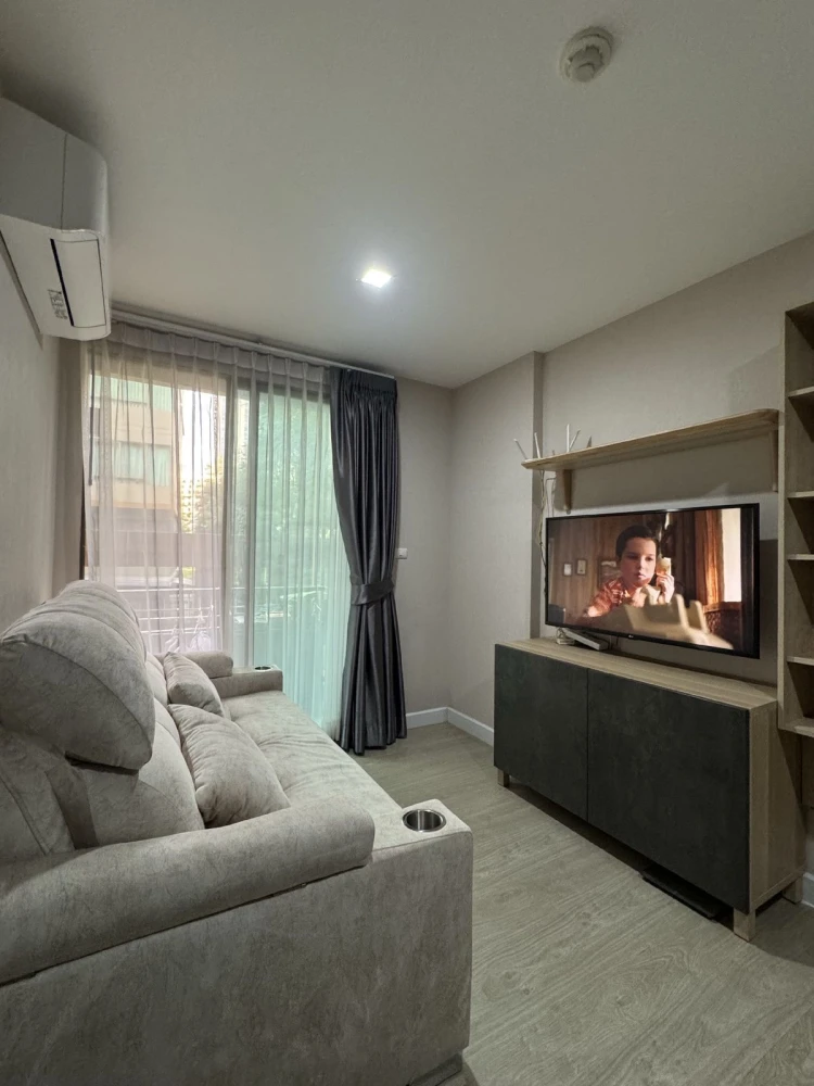 For sale: Metrolux Ratchada, 2nd floor, fully furnished room, ready to move in. Interested in owning one? Hurry and reserve now!