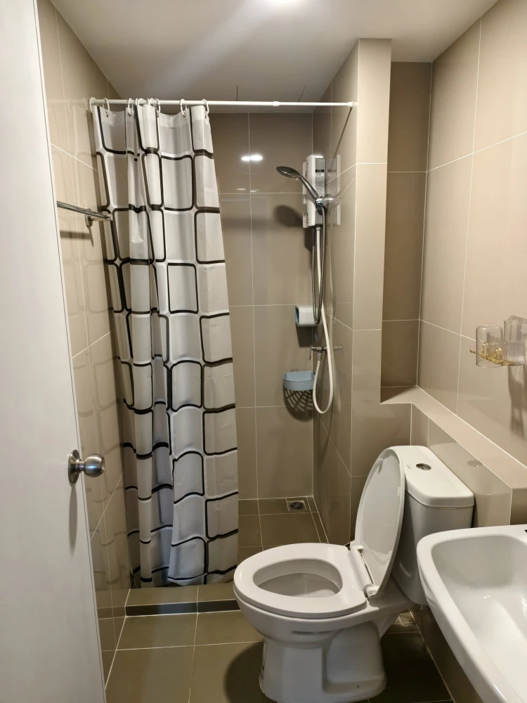 For sale: Sena Kit Srinakarin - Sri Dan, Building B, 5th floor, just the right height, with built-in wardrobes and storage cabinets. Interested? Reser