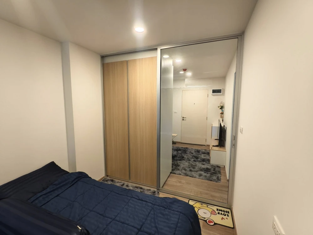For sale: Sena Kit Srinakarin - Sri Dan, Building B, 5th floor, just the right height, with built-in wardrobes and storage cabinets. Interested? Reser