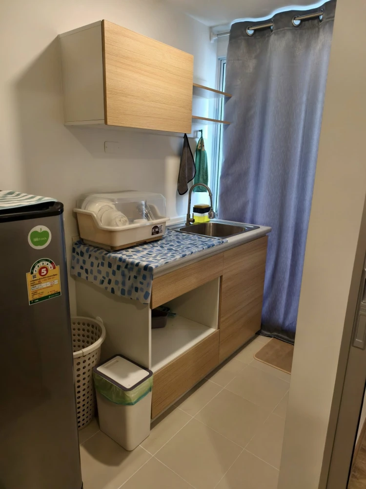 For sale: Sena Kit Srinakarin - Sri Dan, Building B, 5th floor, just the right height, with built-in wardrobes and storage cabinets. Interested? Reser