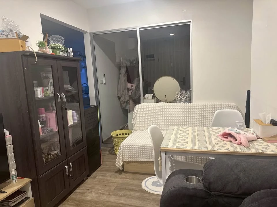For sale: Sena Kit Srinakarin - Sridan. The room is in a good location, far from the elevator, few people walking by, the building does not block the