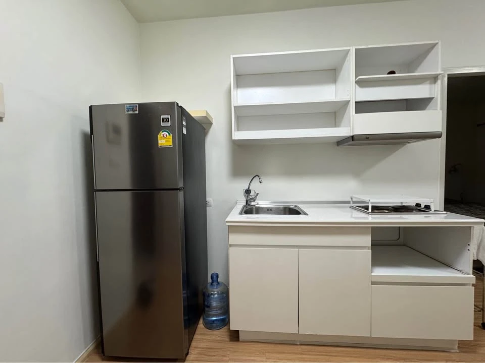 For sale: A Space Asoke-Ratchada, 16th floor, pool view, 2 bedrooms, 2 bathrooms, fully furnished, just bring your own furniture and move in.