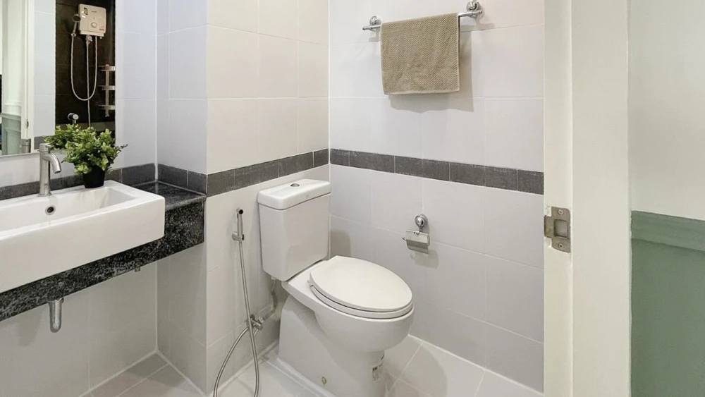 Selling A Space Asoke-Ratchada, a high-floor unit with excellent amenities. Book now before it's too late!
