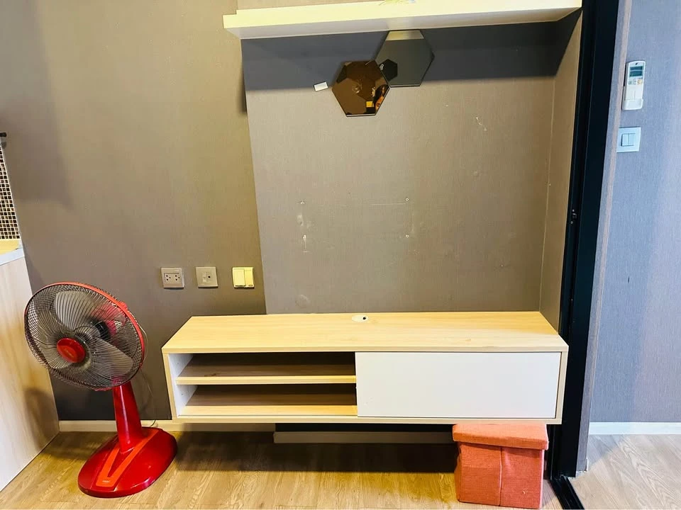 For Sale: Episode Phahol-Saphan Mai. Fully furnished, featuring a stylish grey color scheme. Book now before it's gone!