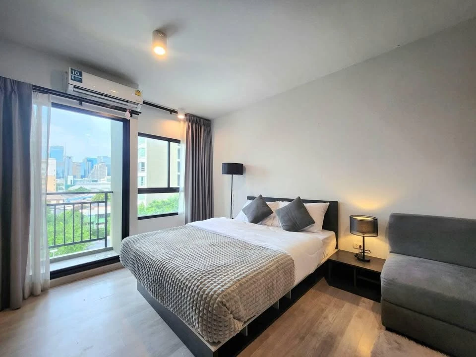 For sale: Estabe Phahon Yothin 18, beautiful room, comfortable, hotel feel, fully furnished, just bring your bags and move in!