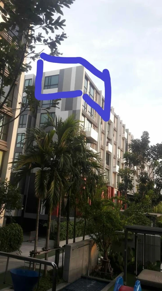 Esta Bliss for sale, top floor, corner room, pool view, fully furnished, good price, don't just look, hurry and reserve now.