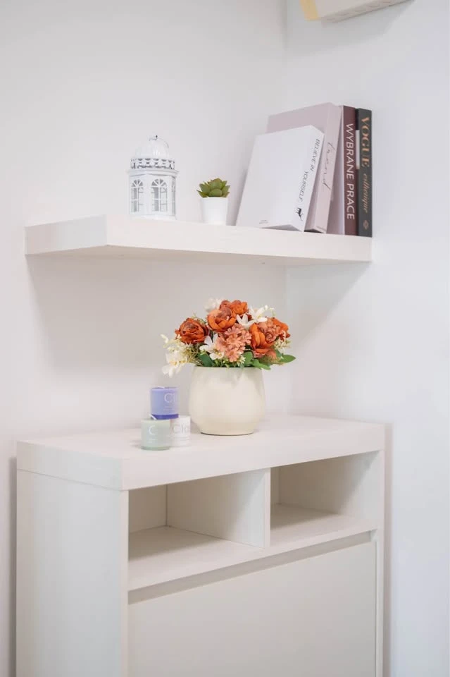 For sale: Espace Sukhumvit 77. Beautifully decorated room with comfortable leather sofa. The room is very spacious. Hurry and reserve yours now.