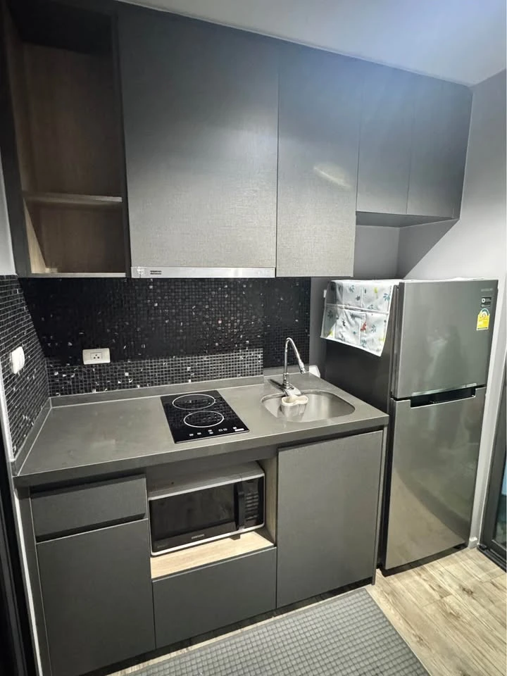 For sale: Aspen Condo Lasalle, grey room, fully furnished and equipped with electrical appliances. Reservation required.