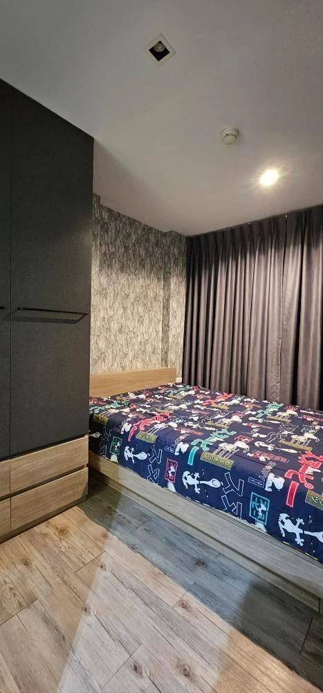 For sale: Aspen Condo Lasalle, not attached to the building next door, good ventilation, wallpapered throughout the room. Can you not reserve it?