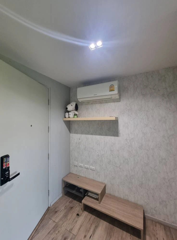 For sale: Aspen Condo Lasalle, not attached to the building next door, good ventilation, wallpapered throughout the room. Can you not reserve it?