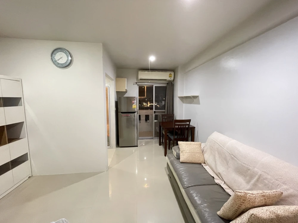 For sale: Grand Park Town, 8th floor, with balcony and stunning city view. Fully furnished. A must-buy!