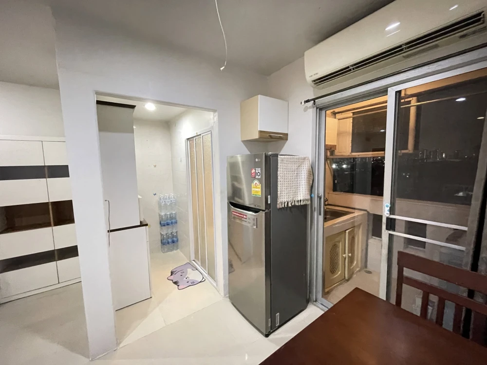 For sale: Grand Park Town, 8th floor, with balcony and stunning city view. Fully furnished. A must-buy!