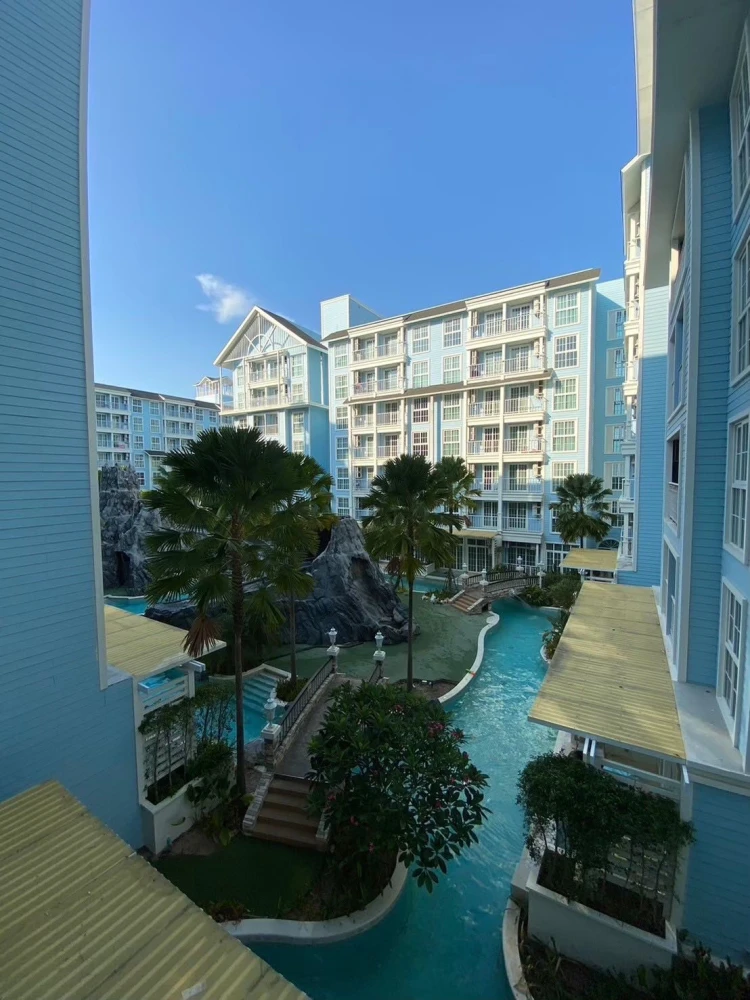 For sale: Grand Florida Beachfront Condo Resort Pattaya, decorated in Florida style, fully furnished, reserve now!