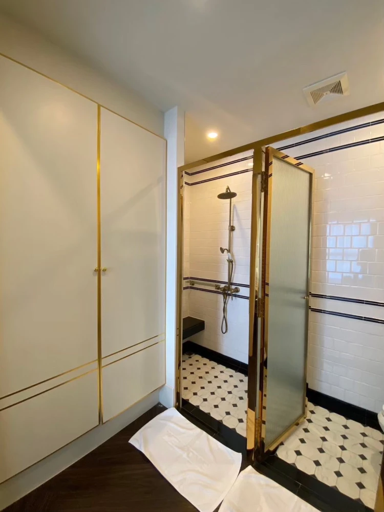 For sale: Grand Florida Beachfront Condo Resort Pattaya, decorated in Florida style, fully furnished, reserve now!