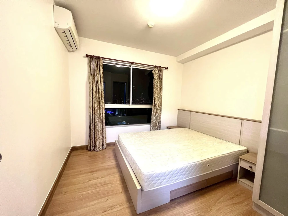 For sale: Chapter One Modern Dutch, 23rd floor, very high, room on the Chao Phraya River side, beautiful view, interested, book now!