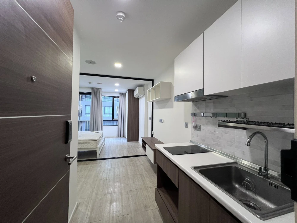For sale: Atmoz Ladprao 71, Building C, 3rd floor. Convenient location, close to the BTS Skytrain, and plenty of food options nearby. Don't miss out!