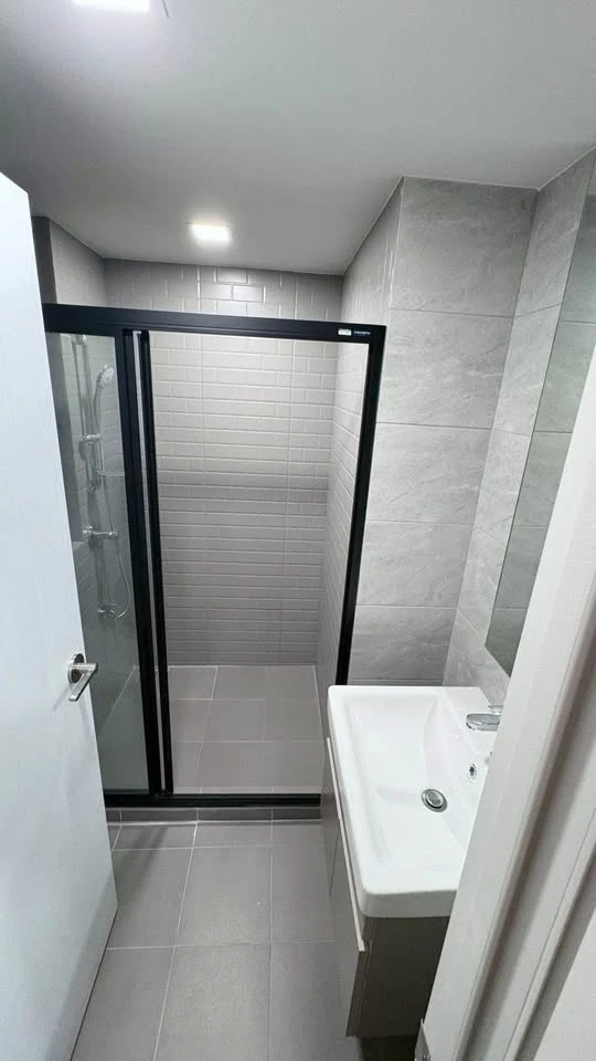 For sale: Atmoz Flow Minburi, wide front room, private corner room, perfect for relaxation. Must book.