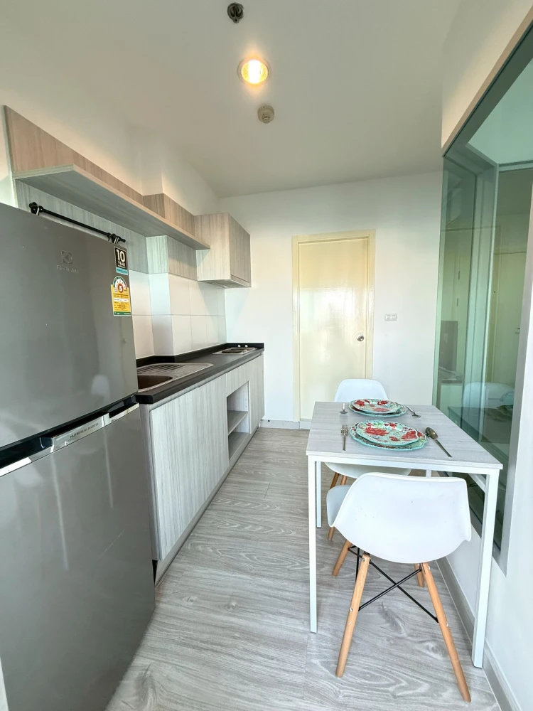 Selling Aspire Ngamwongwan condo, ready to move in, fully furnished, great location. Book now before it's too late!!!