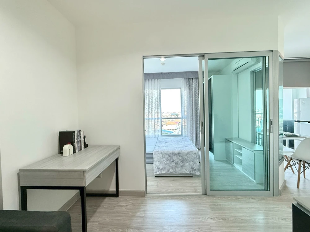 Selling Aspire Ngamwongwan condo, ready to move in, fully furnished, great location. Book now before it's too late!!!