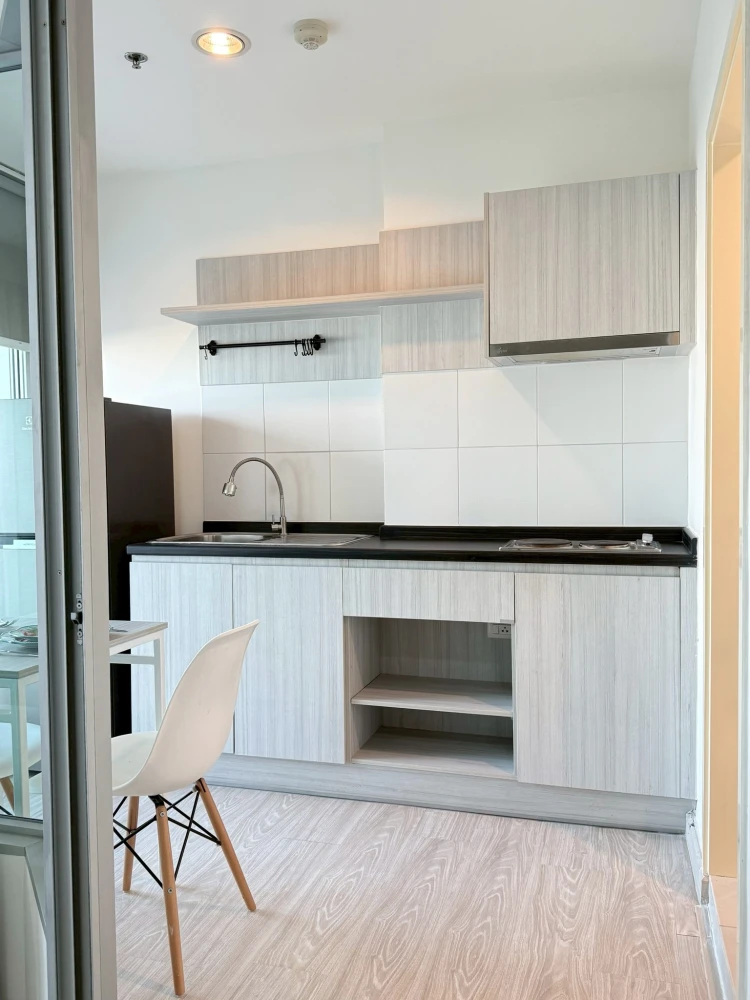 Selling Aspire Ngamwongwan condo, ready to move in, fully furnished, great location. Book now before it's too late!!!