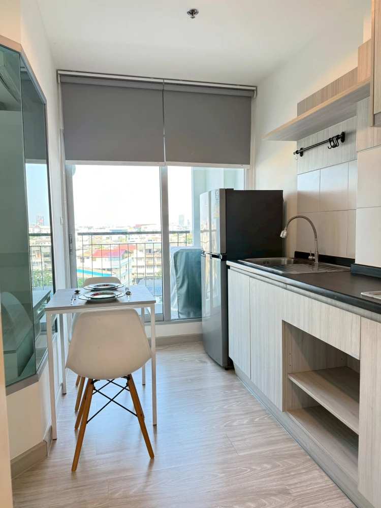Selling Aspire Ngamwongwan condo, ready to move in, fully furnished, great location. Book now before it's too late!!!