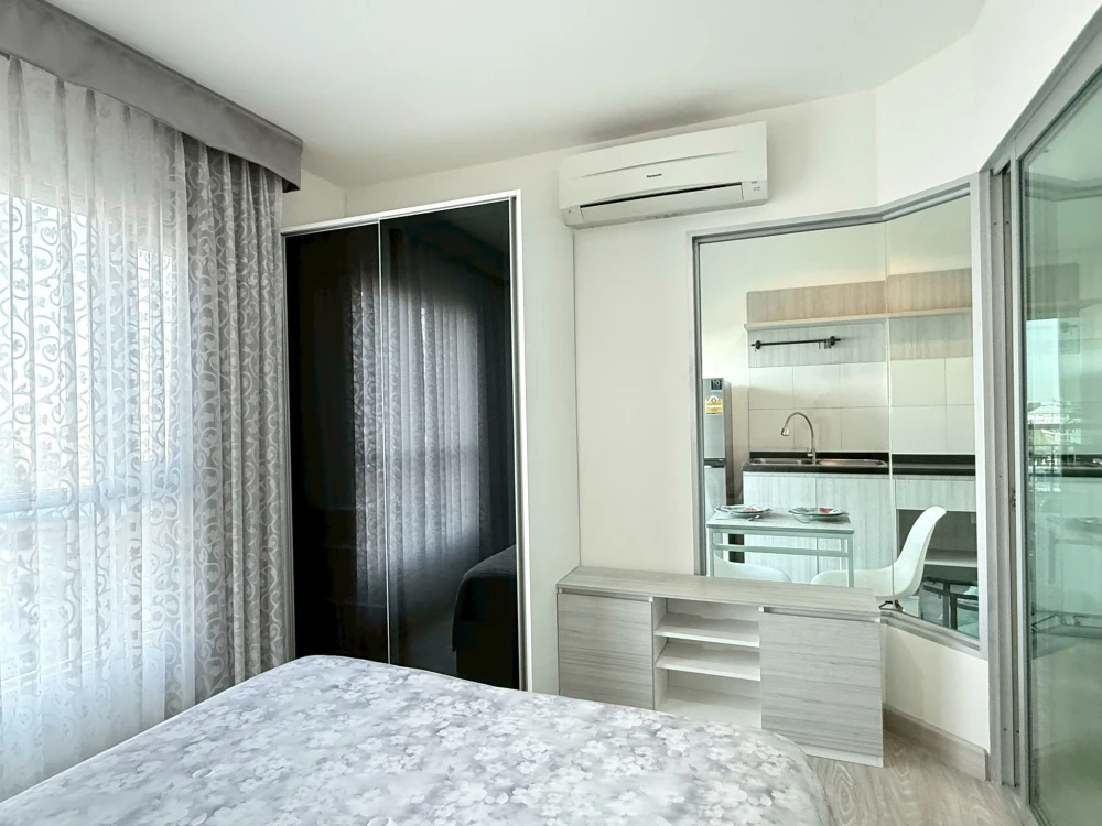 Selling Aspire Ngamwongwan condo, ready to move in, fully furnished, great location. Book now before it's too late!!!