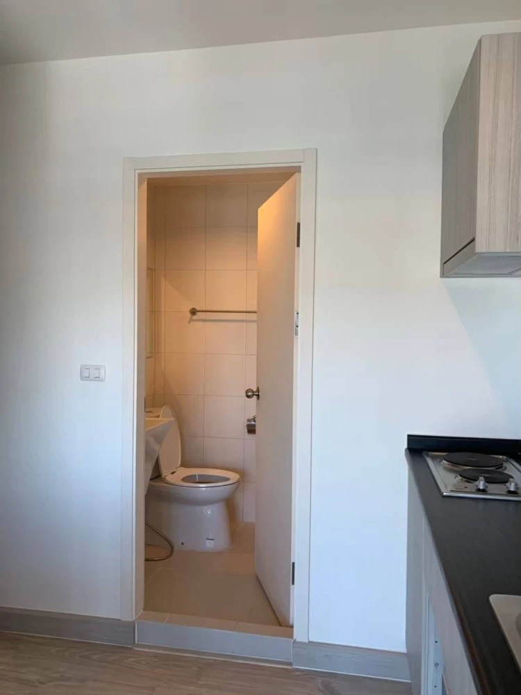 For sale: Aspire Ngamwongwan, high floor room, 25th floor, good breeze, not hot, beautiful view, you can live comfortably. Hurry and reserve now!