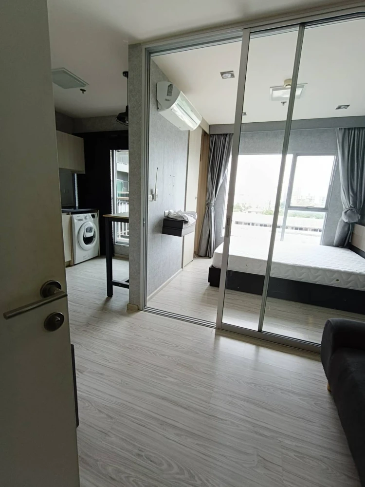 For sale: Aspire Rattanathibet 2, beautiful city view, wallpapered, decorated in a very chic loft style. If interested, reserve now.