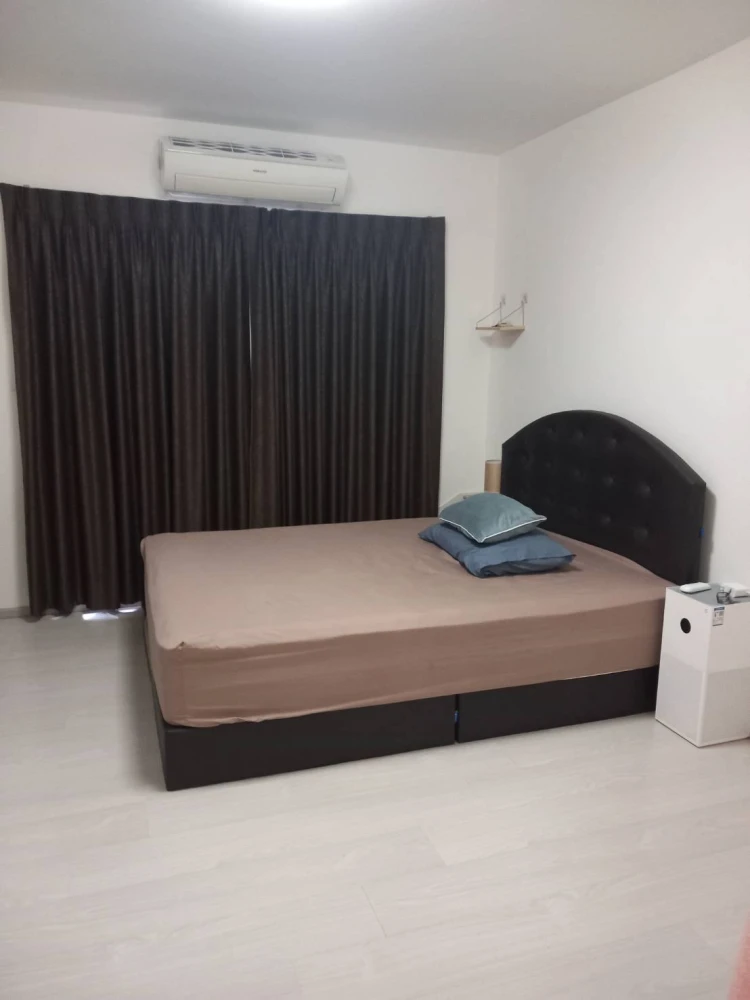 Selling Aspire Ladprao 113, Building 2, 2nd floor. Includes all furniture. Time to organize!