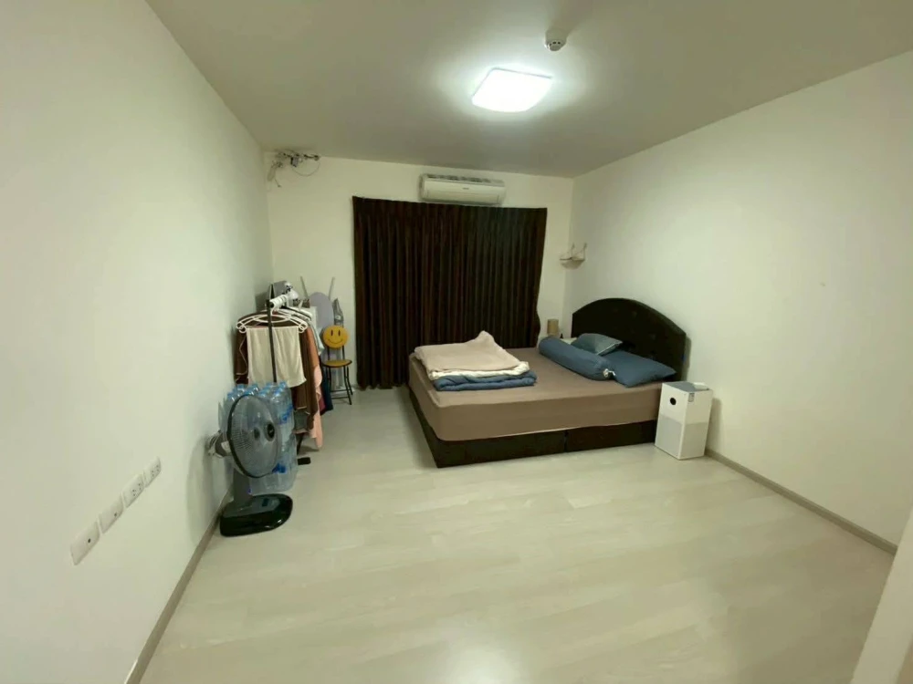 Selling Aspire Ladprao 113, Building 2, 2nd floor. Includes all furniture. Time to organize!
